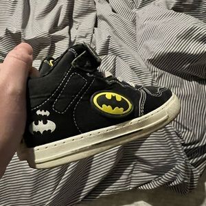 Toddler “little kid” size 9 Batman light up shoes
